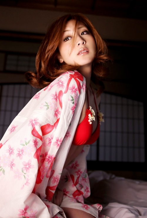 154554e7y70w0zzby9i891.jpg